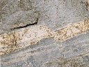 Faille d'extension dans des strates alternées de calcaire et de dolomie du trias. [32347 views]