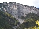 Plis et éboulements dans les calcaires argileux du jurassique au dessus de Bourg d'Oisans. [20487 views]