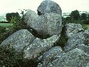 Le massif constituant le granite de Montagny (Chassagny) est allongé dans la direction hercynienne. C'est un granite gris à biotite, à grain moyen, plutôt leucocrate. Sa mise en place serait antérieure à la fin des mouvements hercyniens. <a href='http://svt.enseigne.ac-lyon.fr/spip/spip.php?article137' target='_blank'>Page liée</a> [32606 views]
