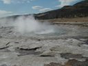 Le site géothermique de Geysir au nord-est de Reykjavik avec ses geysers et ses bassins d'eau chaude.
<BR>
<A HREF='https://phototheque.enseigne.ac-lyon.fr/photossql/GoogleEarth/geysers_geysir2.kmz'>
<IMG SRC='googleearth.gif' BORDER=0>
</A> [10445 views]