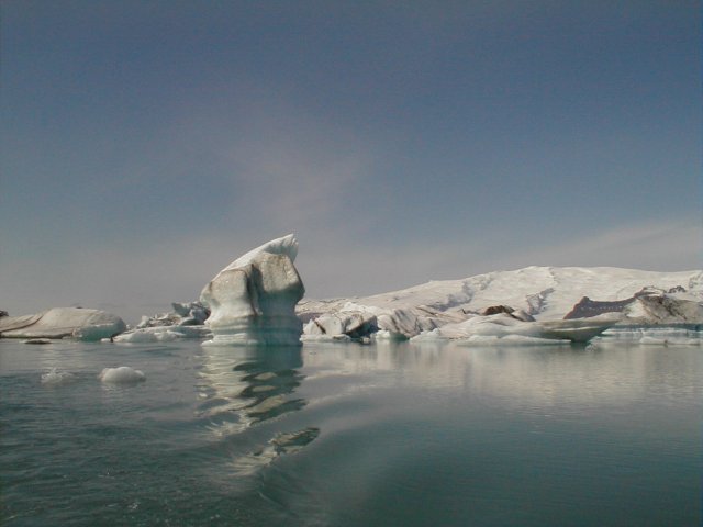 Icebergs nés du glacier Vatnajökul près de Jökulsarlon.