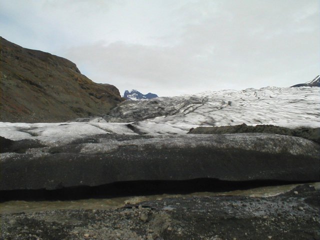 Le front de la langue du glacier Vatnajökul, à Jökulsarlon, au sud de l'Islande.