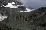 Moraine latérale abandonnée par le glacier de la Bessanèse, non loin du refuge Gastaldi (Italie). Au fond, le massif de la Ciamarella. [25621 views]