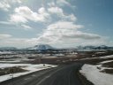 Près du lac Myvatn au nord de l'Islande, on peut distinguer différents édifices volcaniques : volcan tabulaire (érodé par les glaciers), volcan explosif ...
<BR>
<A HREF='https://phototheque.enseigne.ac-lyon.fr/photossql/GoogleEarth/myvatn_tab.kmz'>
<IMG SRC='googleearth.gif' BORDER=0>
</A> [12546 views]