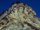 Pli anticlinal dans les Alpes du Sud ; ce pli dysharmonique affecte des calcaires tithoniques du Jurassique supérieur (- 135 Ma environ). [23411 views]