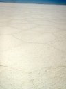 Salar de Uyuni, le plus grand désert du sel du monde 11000 km2, altitude 3600 m. Traces hexagonales de rétraction lors de l'assèchement du lac salé.
<BR><A HREF='https://phototheque.enseigne.ac-lyon.fr/photossql/GoogleEarth/salar.kmz'><IMG SRC='googleearth.gif' BORDER=0></A> [29967 views]