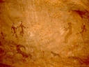 Peintures rupestres d'abri sous roche du site de Tamrit dans le Tassili n'Ajjer. Datation très controversée. [31922 views]