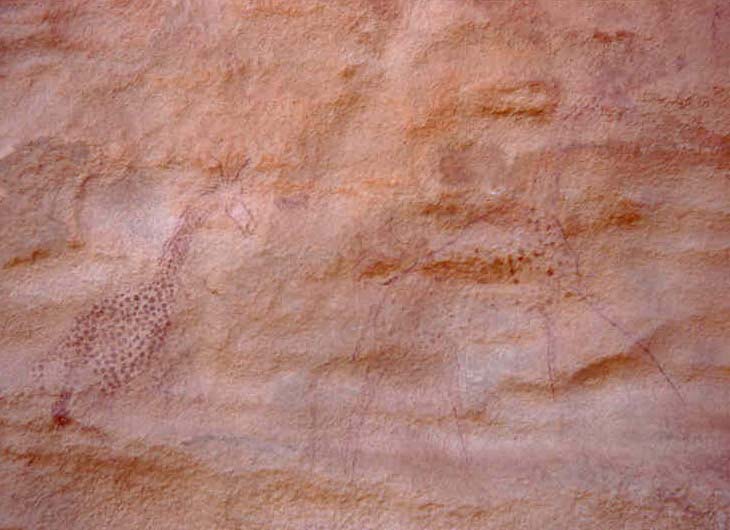 Peintures rupestres d'abri sous roche du site de Sefar dans le Tassili n'Ajjer. Datation très controversée.